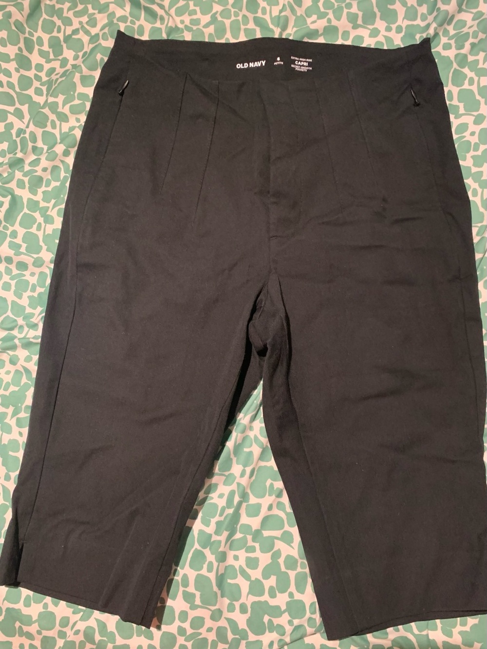 Old Navy Extra High-Waisted Polished Pixie Capri Pants
